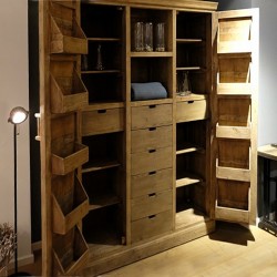 Armoire en vieux bois de pin